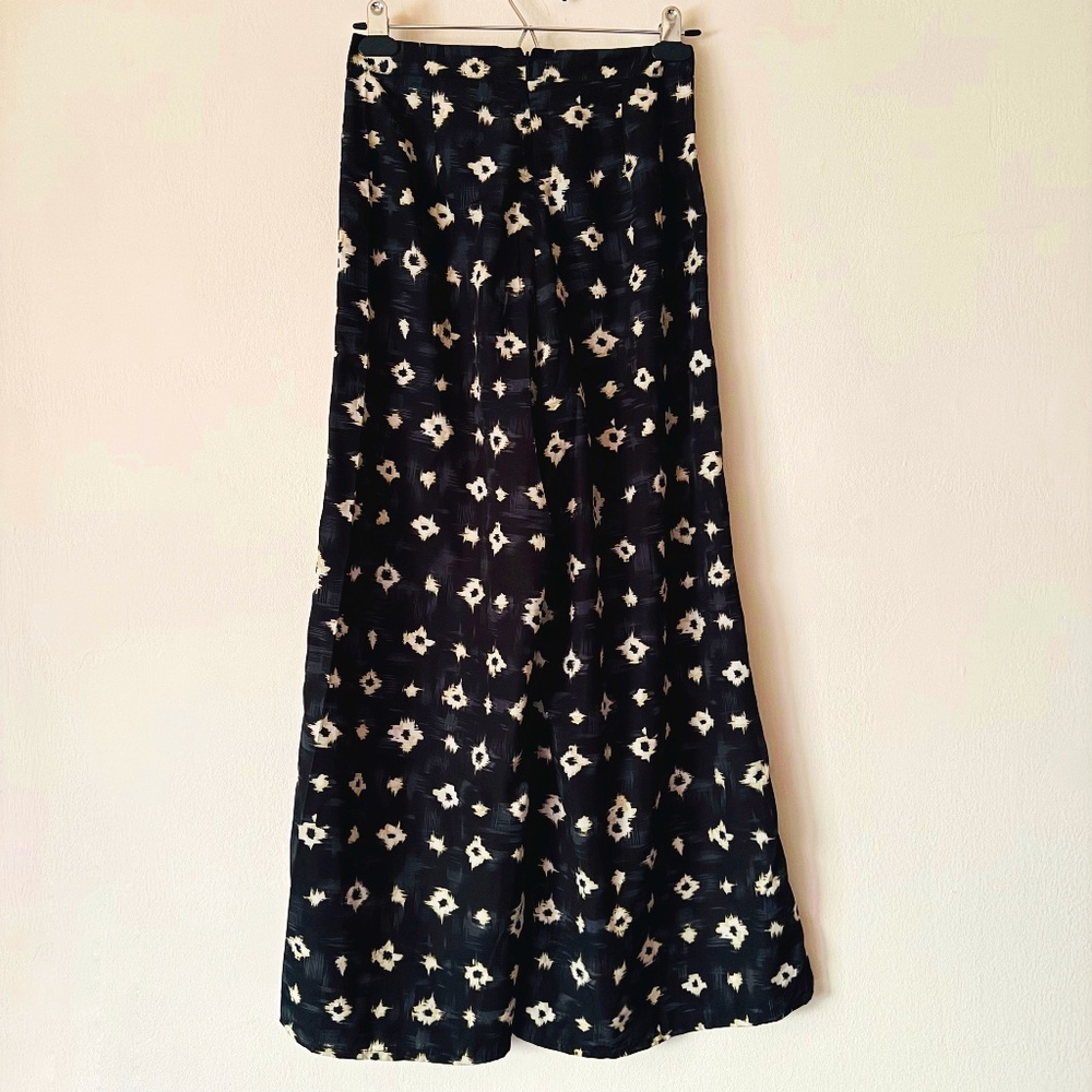 Urban Outfitters 'Nom de Plume Yaya' 2 Dark Navy Print Wide Leg Pant
